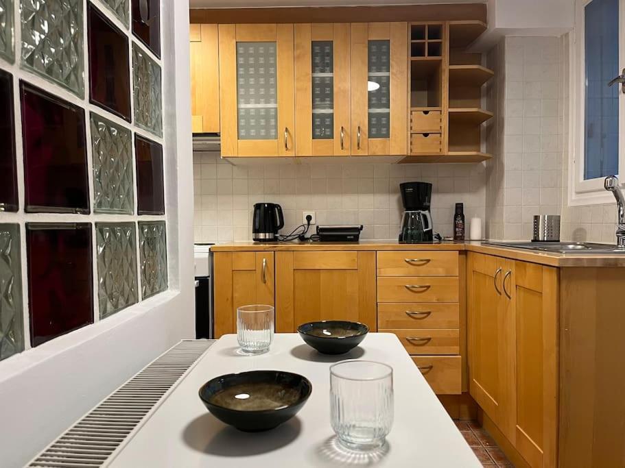 Cute Apartment At The Foot Of Lycabettus Hill Athen Eksteriør billede